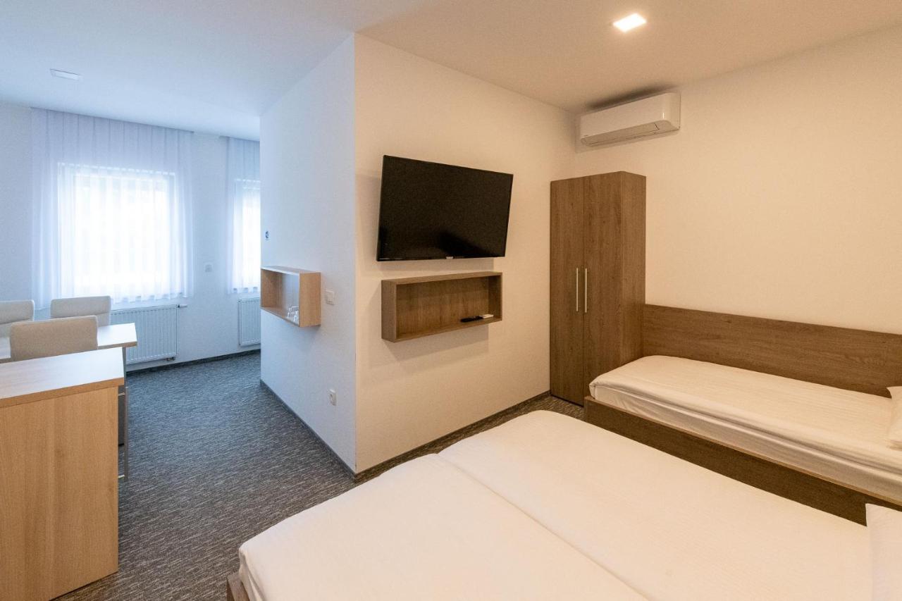 Apartmaji In Sobe Ramar Straža 외부 사진