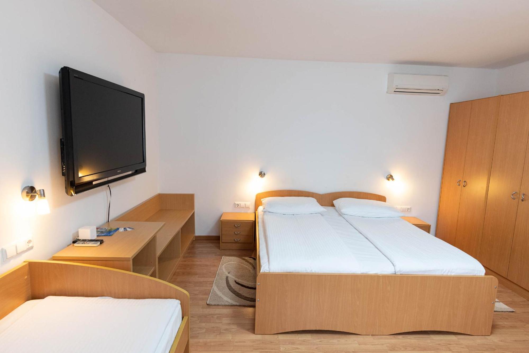 Apartmaji In Sobe Ramar Straža 외부 사진