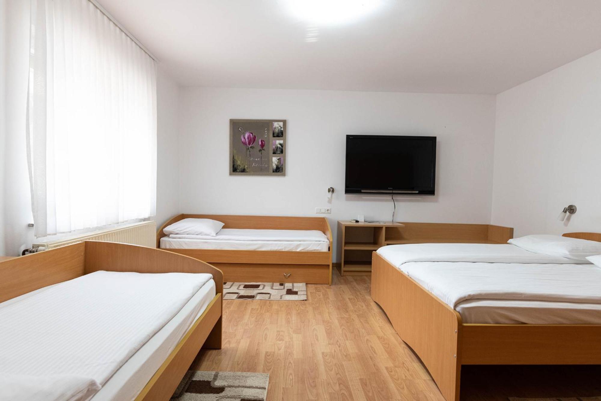 Apartmaji In Sobe Ramar Straža 외부 사진