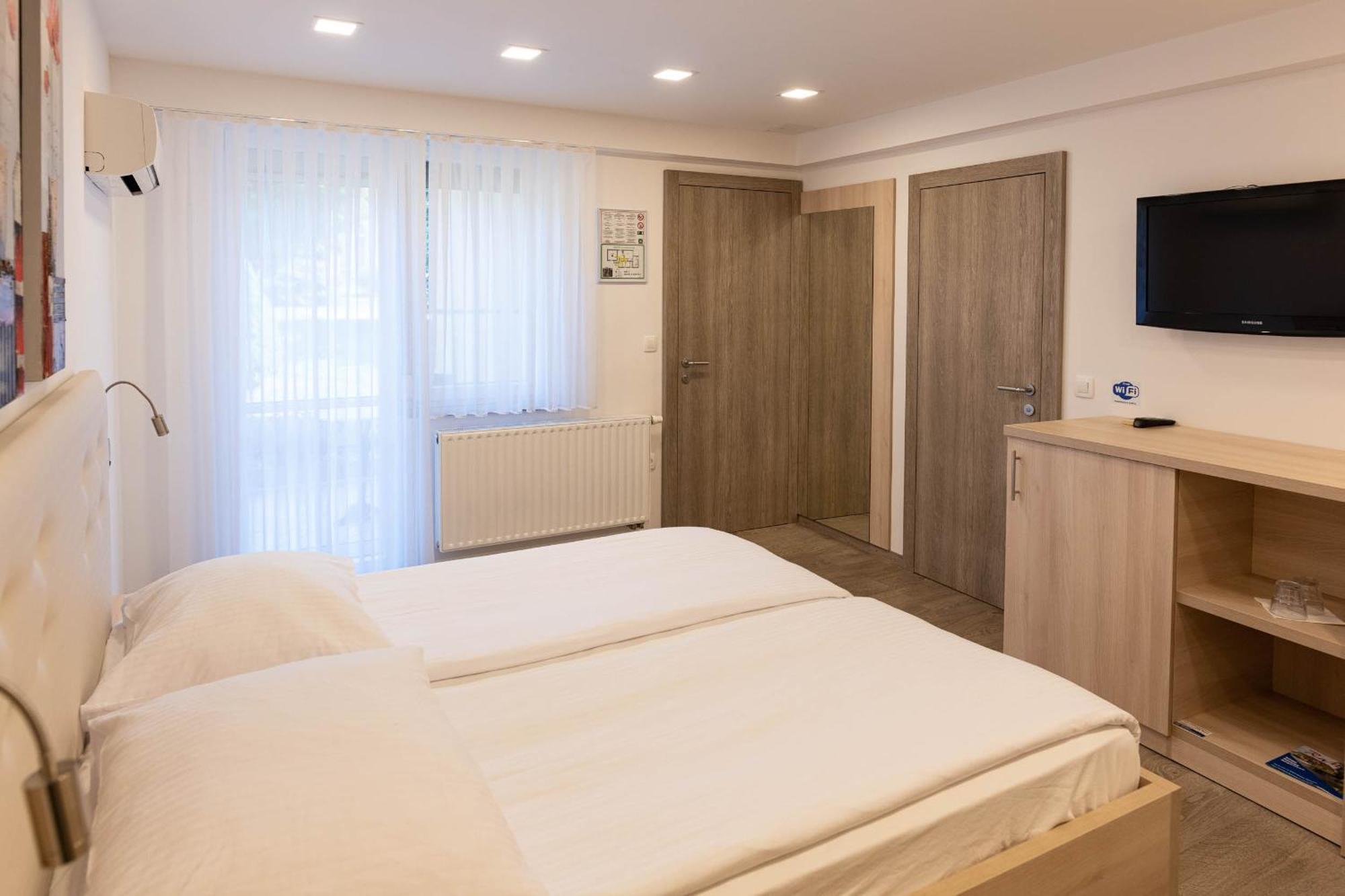 Apartmaji In Sobe Ramar Straža 외부 사진