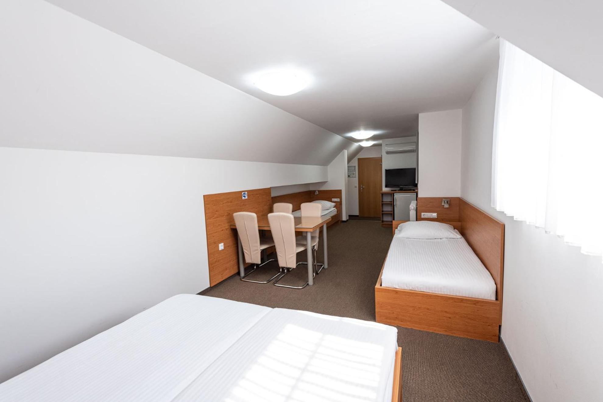 Apartmaji In Sobe Ramar Straža 외부 사진