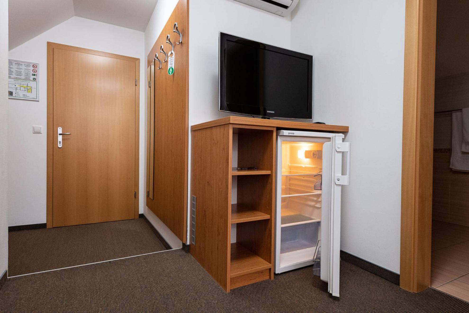 Apartmaji In Sobe Ramar Straža 외부 사진