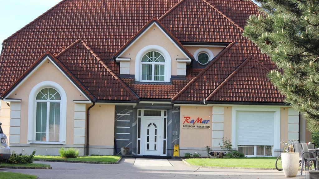 Apartmaji In Sobe Ramar Straža 외부 사진